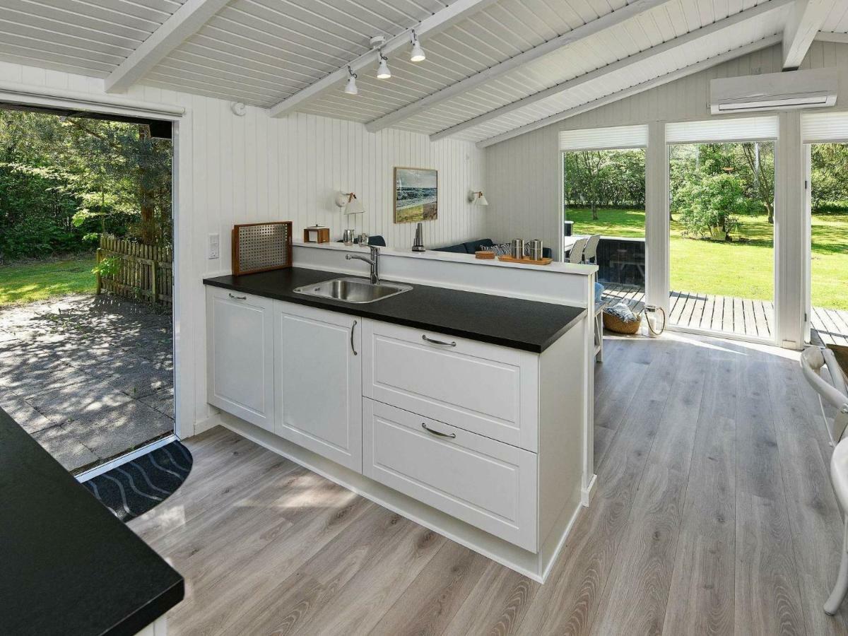 5 Person Holiday Home In Oksb L Dyreby Exteriör bild