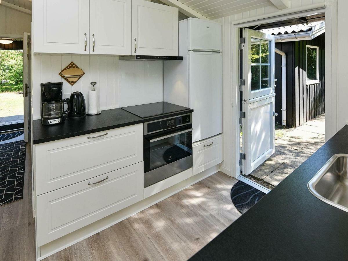 5 Person Holiday Home In Oksb L Dyreby Exteriör bild