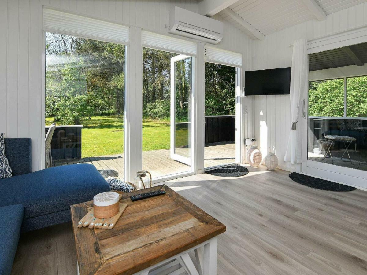 5 Person Holiday Home In Oksb L Dyreby Exteriör bild